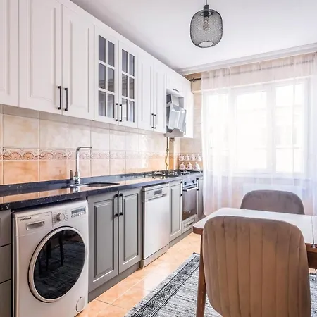 Διαμέρισμα Spacious And Fully Furnished Flat In Bahcelievler