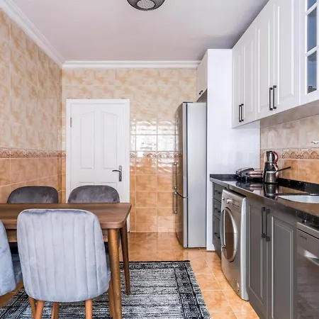 Διαμέρισμα Spacious And Fully Furnished Flat In Bahcelievler *